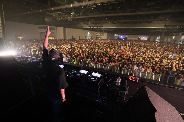 DJ Commands Massive Crowd at Wobbleland 2026