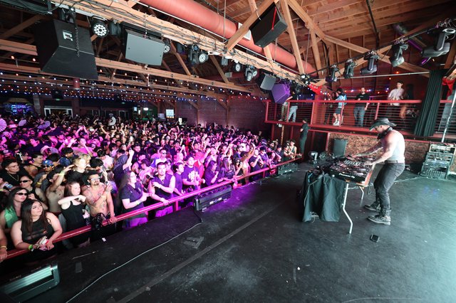DJ Ignites Packed Crowd at Wobbleland Festival 2026
