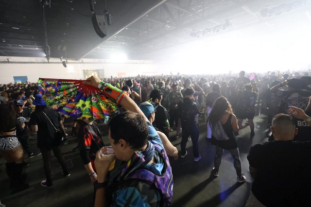Massive Indoor Crowd Surges at Wobbleland 2026