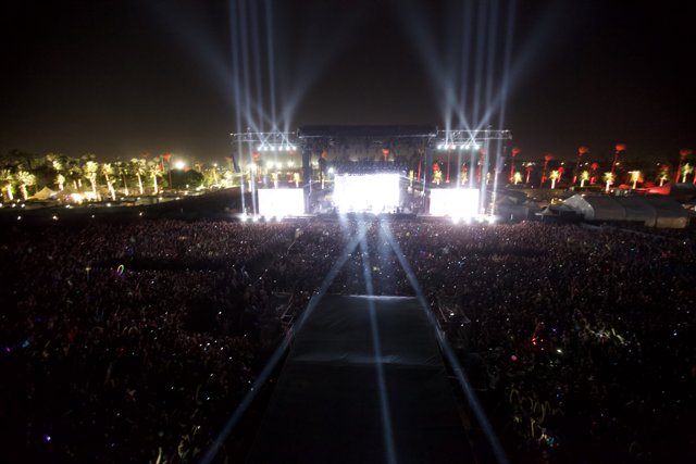 Brilliant Lights Illuminate Vivacious Crowd at Coachella