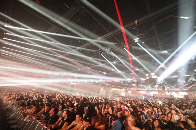 Massive Light Show Engulfs Wobbleland 2026 Crowd