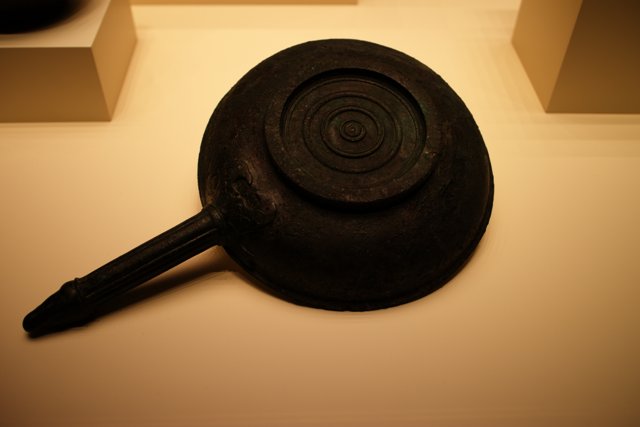 Bronze Circular Design Cooking Pan