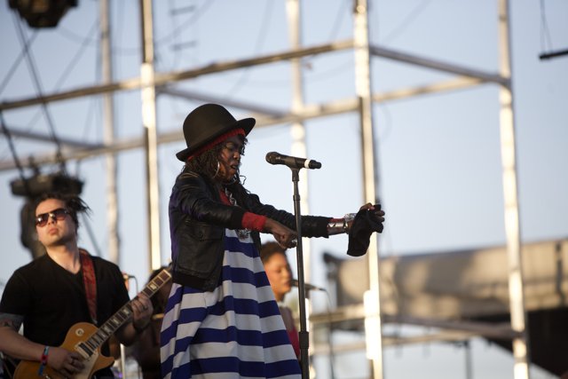 Striped Dress and Fedora: The Musical Style of Lauryn Hill