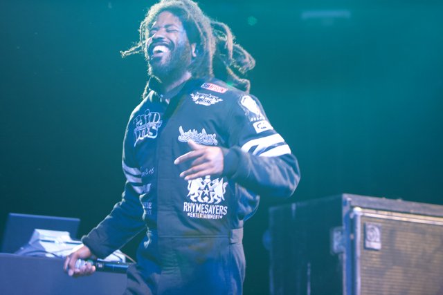 Murs Rocks the Stage with his Dreadlocks