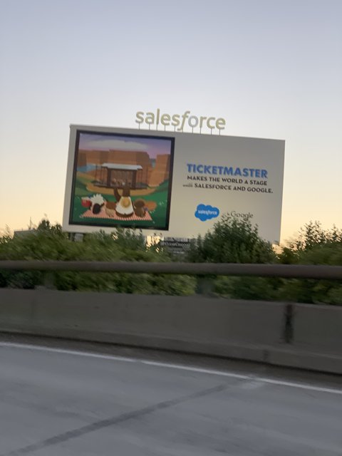 Salesforce Billboard Takes Over the San Francisco Skyline