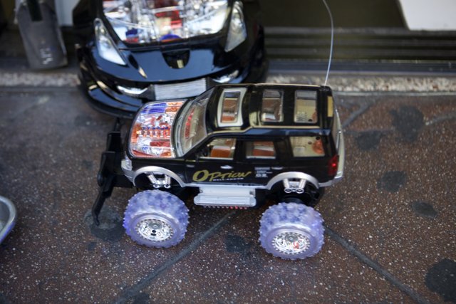 Spoke Machine Toy Vehicle with Alloy Wheels