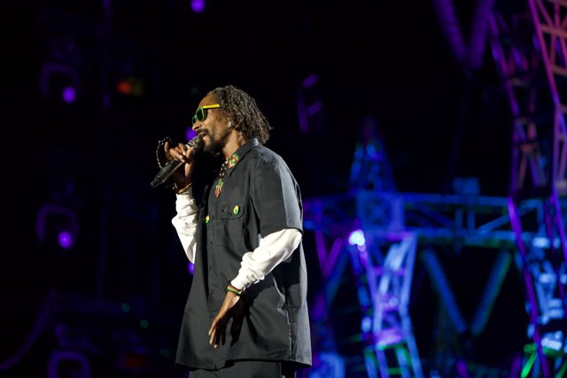 Snoop Dogg Takes the Stage at Voodoo Fest