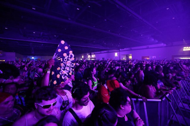 Electric Purple Crowd Energy at Wobbleland 2026