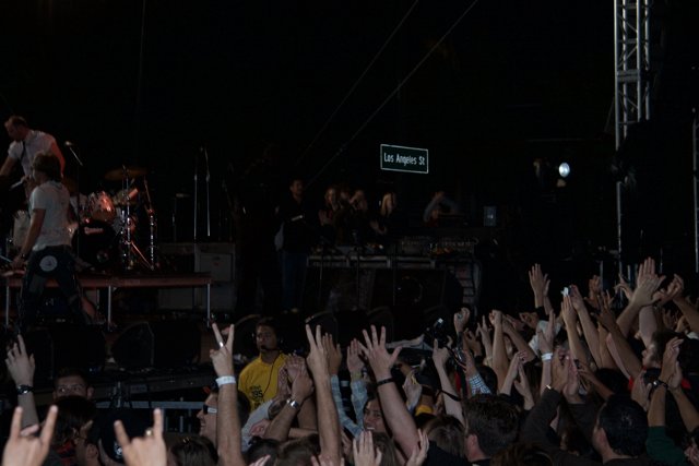 An Qi Rocks the Crowd at 2006 Detour Concert
