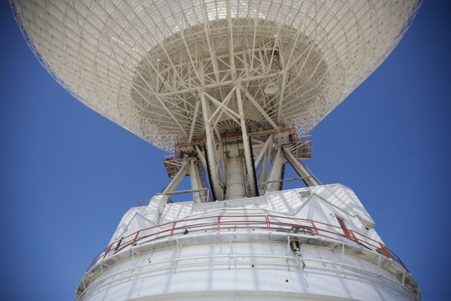 Towering Antenna at Goldstone