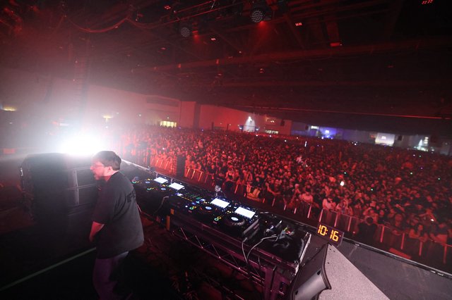 DJ Overlooks Massive Crowd at Wobbleland 2026
