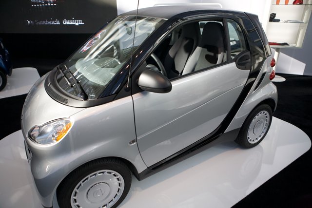 The Smart Car Takes Center Stage at LA Auto Show