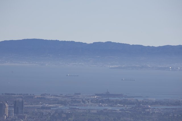Cityscapes and Silhouettes: A Hazy Day Over the Bay