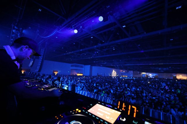 DJ Commands Massive Crowd at Wobbleland 2026