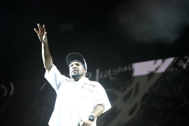 Ice Cube's Triumphant Solo Performance