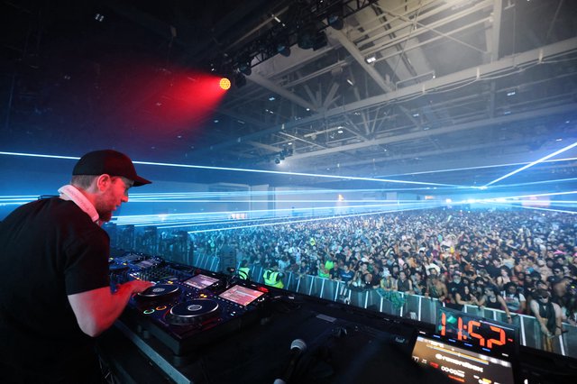 DJ Commands Massive Crowd at Wobbleland Festival 2026