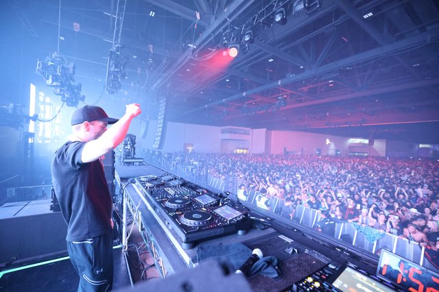 DJ Commands Massive Indoor Festival Crowd at Wobbleland