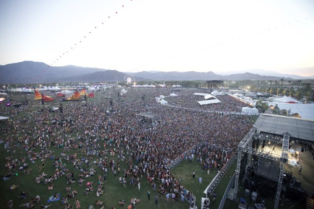 Coachella Music Festival 2013: A Sea of People