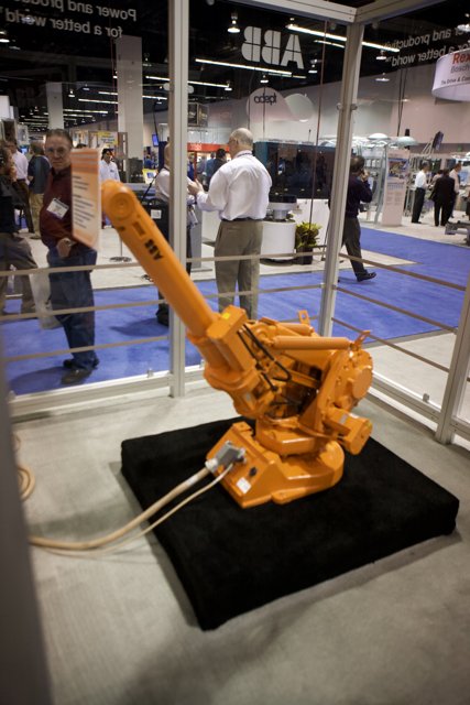 The Giant Robot at the Robot Automation Show