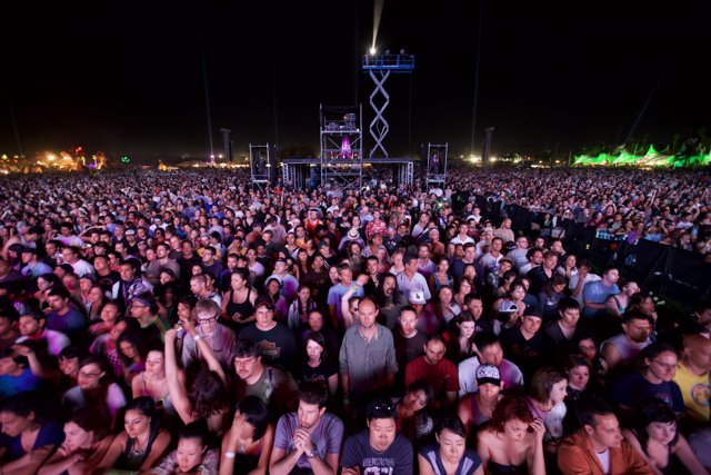 Massive Crowd Rocks Coachella 2009