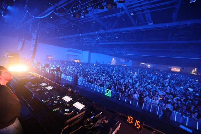 DJ Commands Massive Crowd at Wobbleland 2026