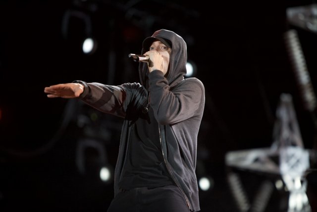 Eminem's Epic Solo Performance At Lollapalooza 2012