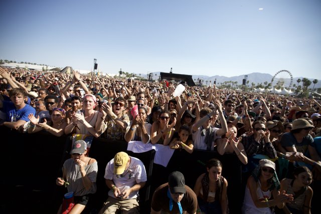 Coachella 2012: A Sea of Faces and Hats