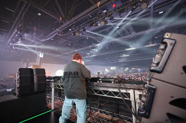 DJ Commands Massive Crowd at Wobbleland Festival 2026