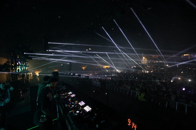 DJ Set Ignites Massive Crowd at Wobbleland 2026