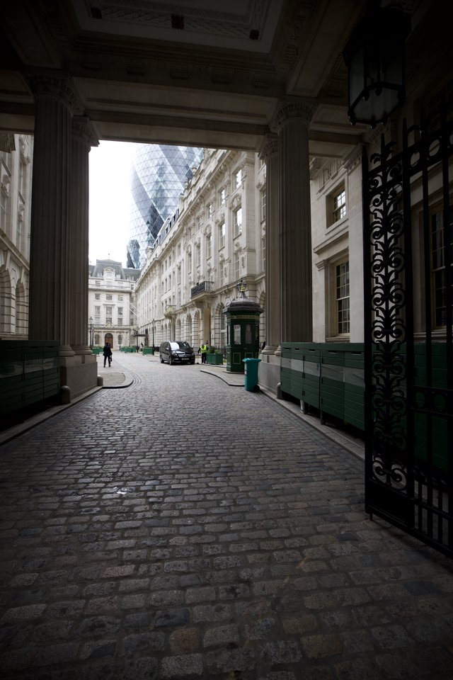 Gateway to London's Financial District Through Historic Archway