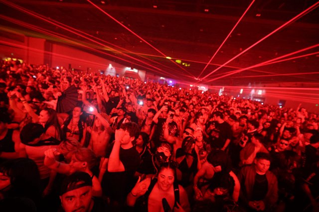 Red Laser Light Show Engulfs Massive Wobbleland Dance Crowd