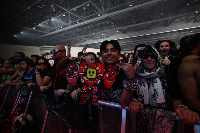 Ecstatic Fans Cheer at Wobbleland 2026 Festival