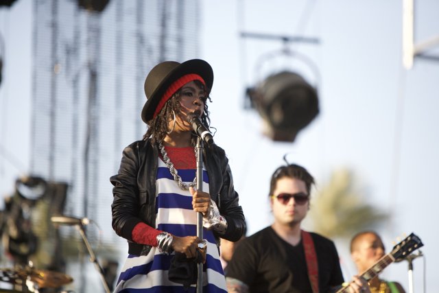 Lauryn Hill rocks the crowd at Coachella