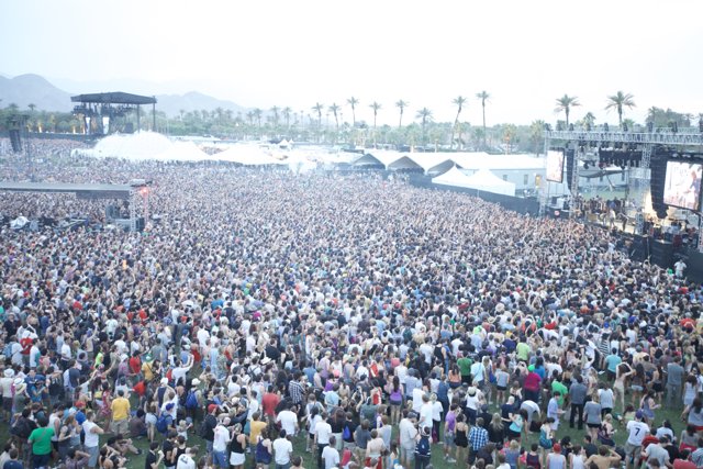 The Massive Crowd at Coachella Sunday 2010