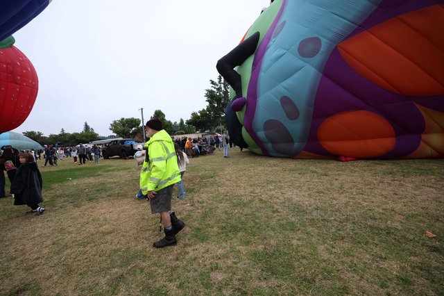 Ground Crew at Sonoma County Hot Air Balloon Festival