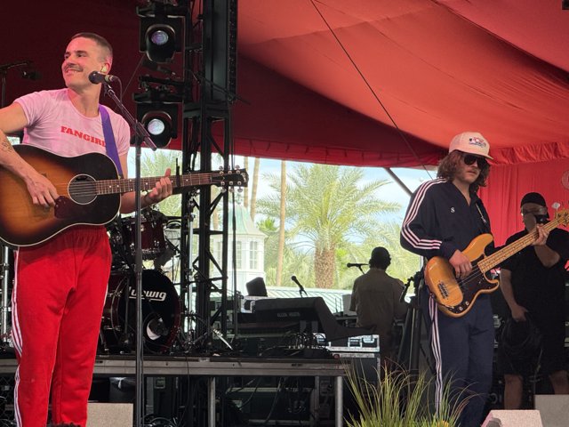 Harmonies Under the Desert Sun