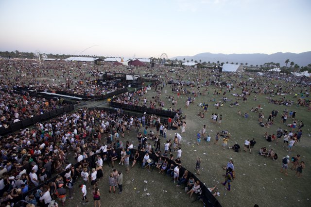 Coachella 2011: A Sea of Music Fans