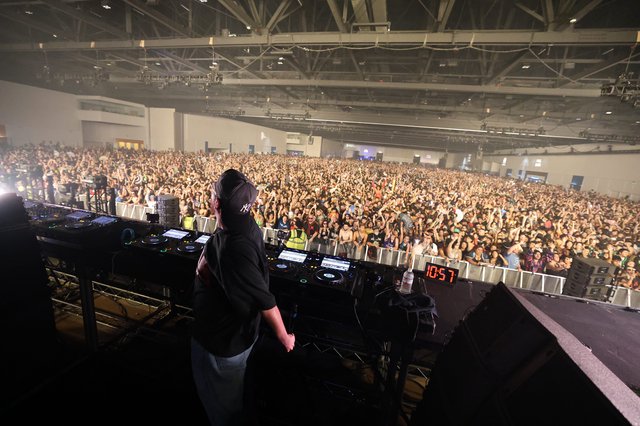 DJ Commands Massive Indoor Festival Crowd at Wobbleland