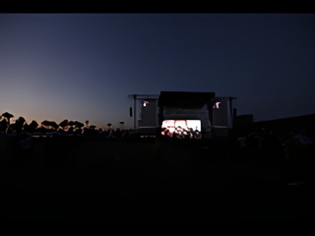 Dusk Lights up the Concert Stage