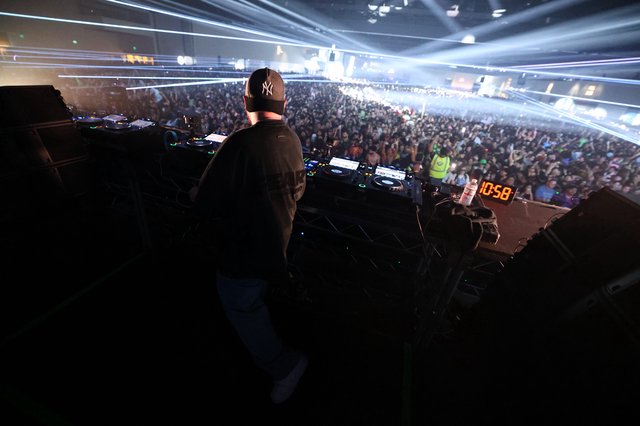 DJ Commands Massive Crowd at Wobbleland 2026