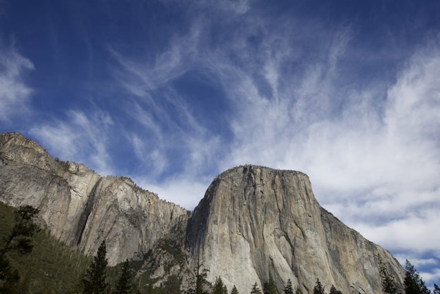 Majestic El Capitan - Yosemite's Finest Rock Face