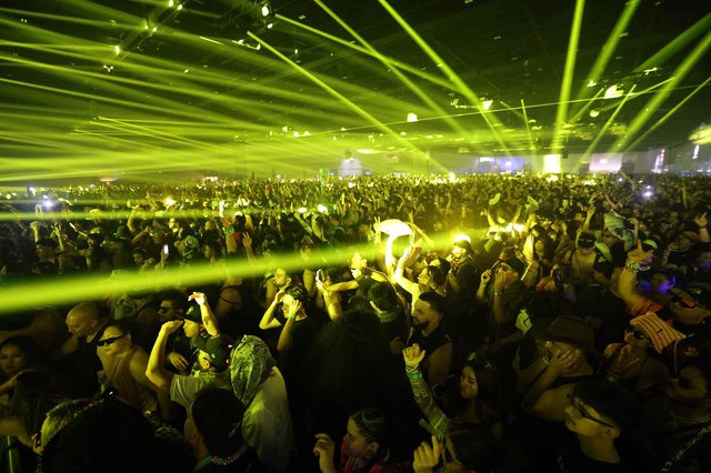 Massive Green Laser Light Show at Wobbleland 2026