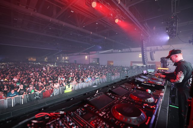 DJ Ignites Massive Indoor Crowd at Wobbleland 2026