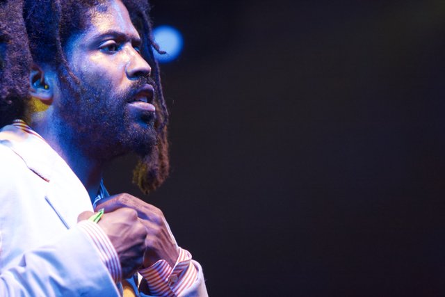 Murs on Stage with His Trusty Microphone