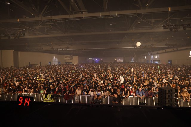 Massive Indoor Crowd Packed at Wobbleland 2026