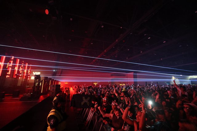 Laser Light Show Ignites Wobbleland 2026 Crowd