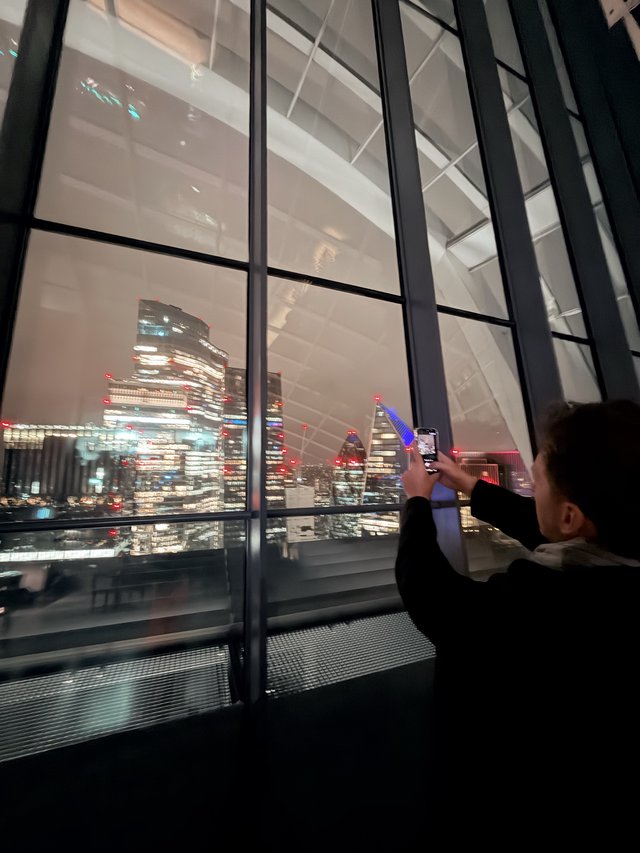 Capturing the City Lights: Night Photography in London