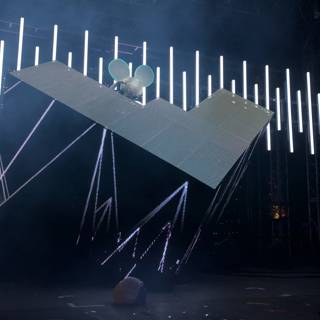 Illuminating the Stage with a White Cube