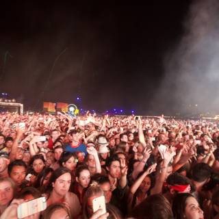 Coachella 2016 Crowd Rocks Out Under the Night Sky