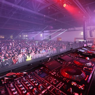 DJ Commands Massive Crowd at Wobbleland 2026